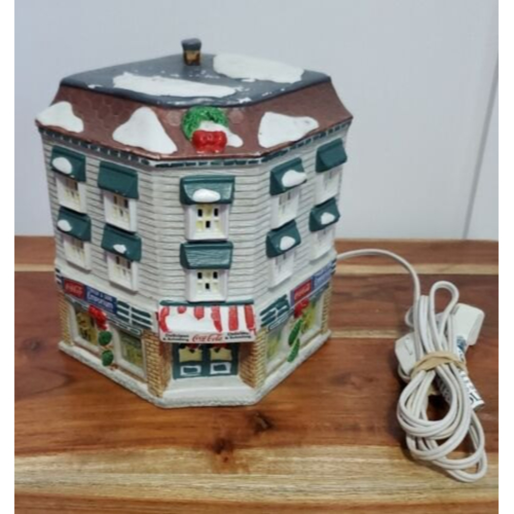 1992 Coca Cola Town Square Collection Taylor & Sons Emporium Light Up Christmas